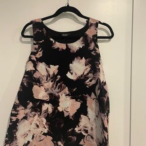 Simply Vera Vera Wang Black and Pink Floral Top